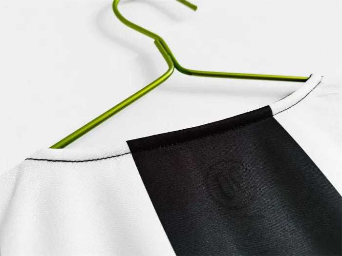 Juventus Home Retro Jersey 2004/05