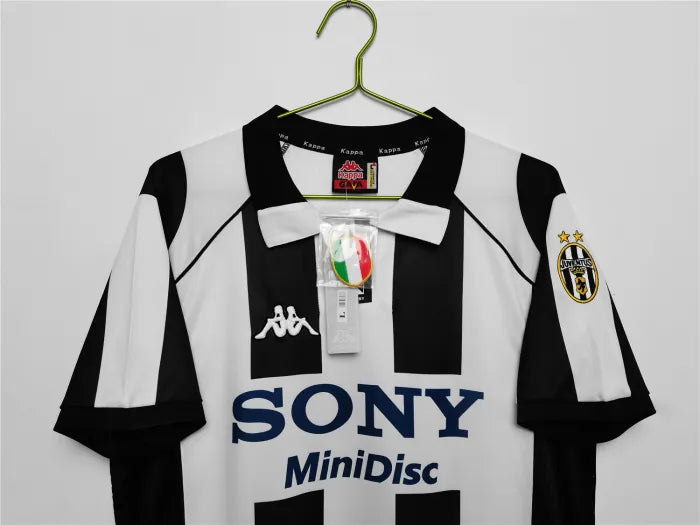 Juventus Home Retro Jersey 2014/15