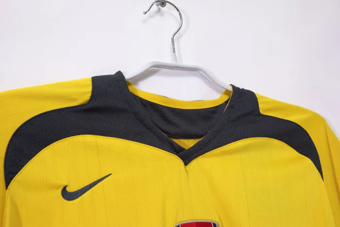 Arsenal Away Retro Jersey 2005/06