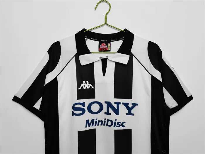 Juventus Home Retro Jersey 2014/15